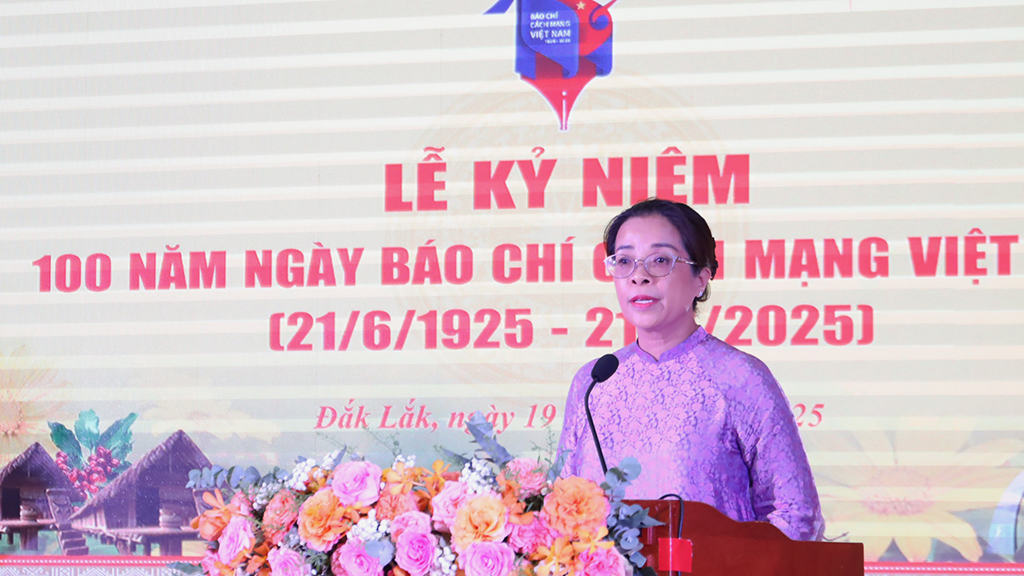 Phó Bí thư Thường trực Tỉnh ủy, Chủ tịch HĐND tỉnh Huỳnh Thị Chiến Hòa phát biểu tại buổi lễ.